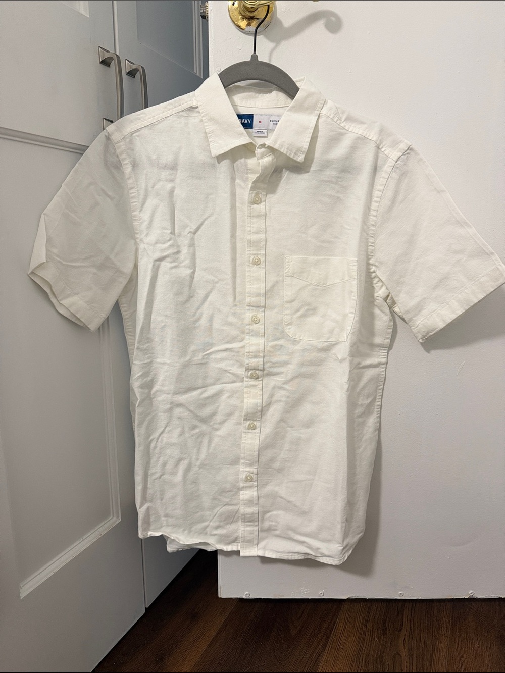 Old Navy White Short-Sleeve Button-Down Shirt